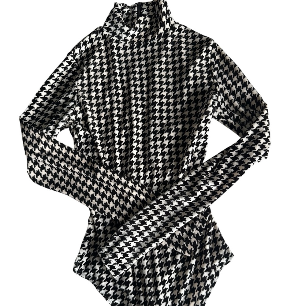 Naked Wardrobe Black and White Fitted Long Sleeve Bodysuit